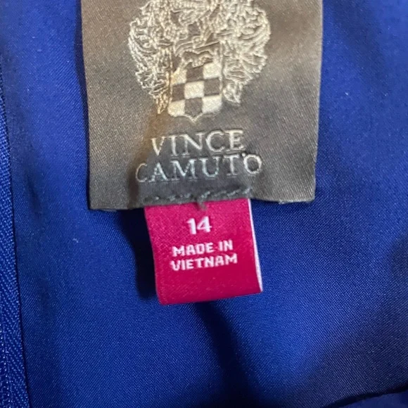 Vince Camuto Off Shoulder Bell Sleeve Gown - Picture 2 of 7